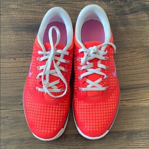 US 8w! Women’s Nike Golf shoes